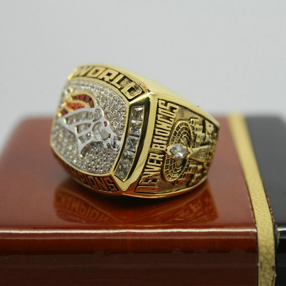 1997 Super Bowl XXXII Denver Broncos Championship Ring