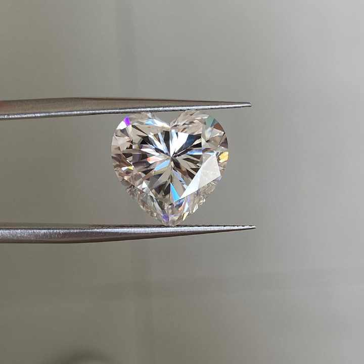 VS Clarity Heart shape Natural Diamond Loose Diamonds Natural Finest VVS loose diamond At Discount Price